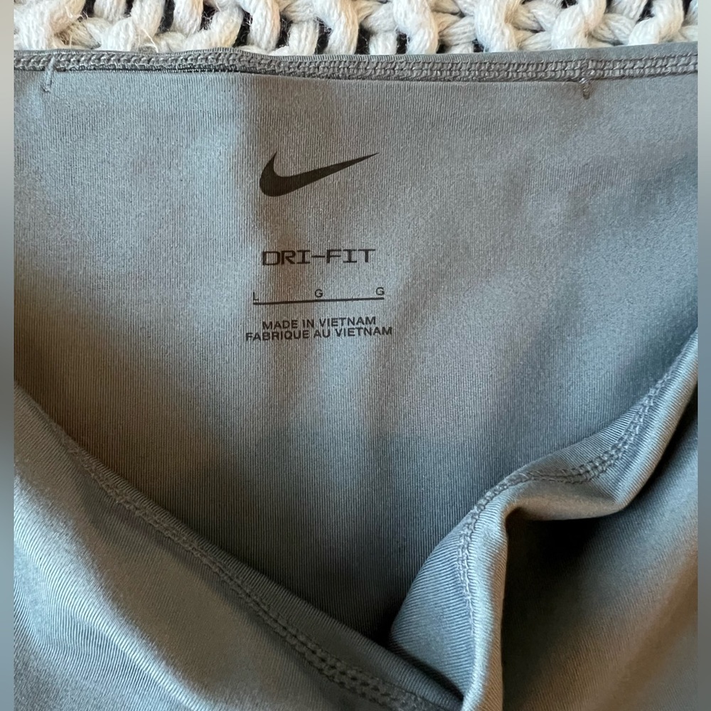 NWT Nike One Lux Dri-Fit Full Length 11" Mid-Rise Leggings - Picture 14 of 15